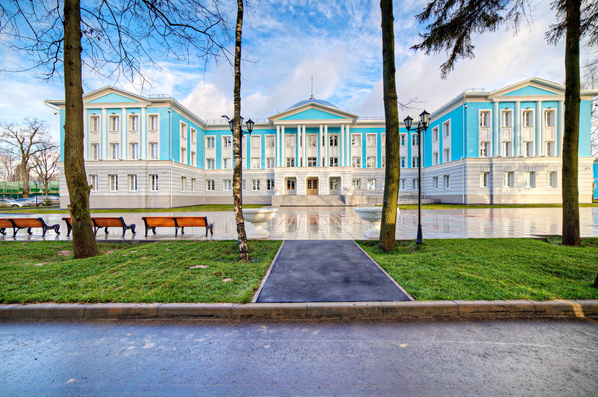 Гимназия. Гимназия святителя Василия Великого, деревня Зайцево. Православная гимназия святителя Василия Великого. Василиада Василия Великого гимназия. Школа Василия Великого в Одинцово.